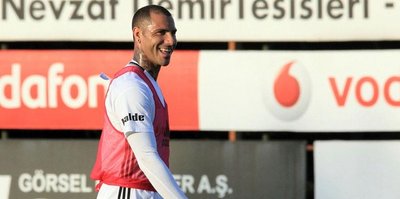 3 futbolcu ceza sınırında