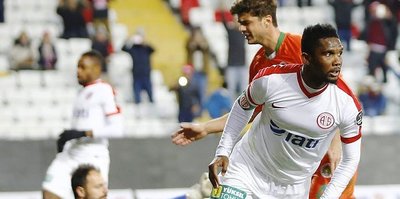 Derbi'de Eto'o farkı