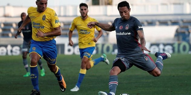 Adriano formaya adeta yapıştı
