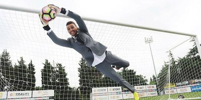 Muslera kalıyor!