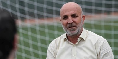 ''Türkiye'de Türk futbolcu olmak çok zor"