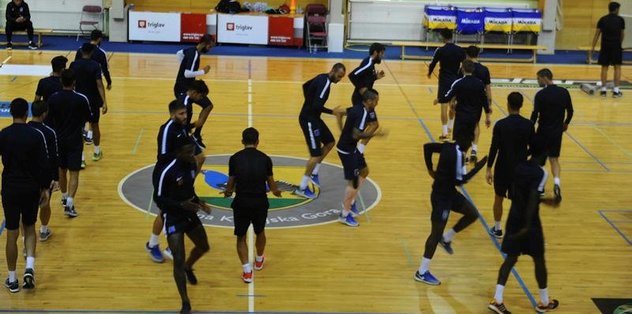 Medipol Başakşehir salonda çalıştı
