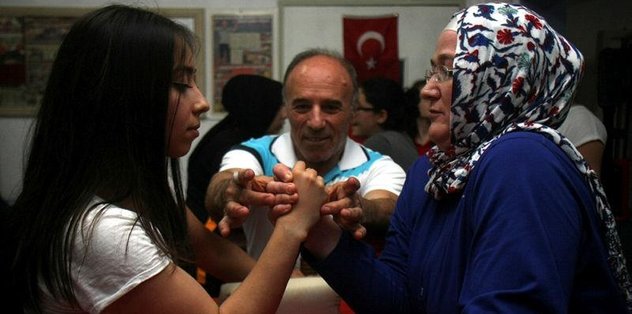 Bu ailenin "bileği" bükülemiyor