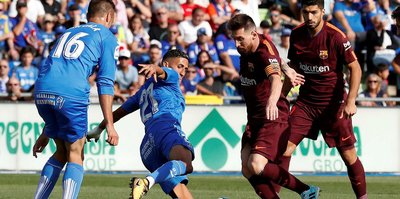 Barcelona 4'te 4 yaptı