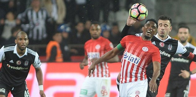 Samuel Eto’o çileden çıktı