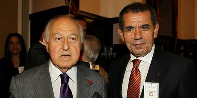 Dursun Özbek değişmeli!