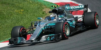 Pole pozisyonu Bottas'ın