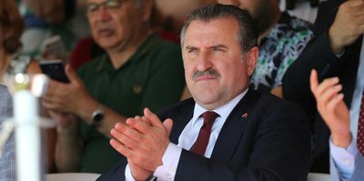 Bakan Bak: Biz yaparız. Bu millet her şeyi yapar!