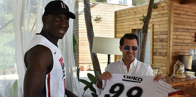Demba Ba’dan ayrılık mesajı!