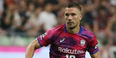 Podolski ikinci kez sahaya çıktı