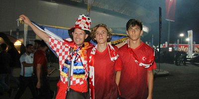 Hırvat taraftar ilgi odağı oldu