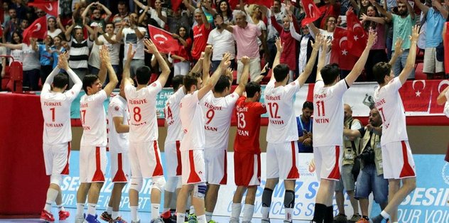 Voleybolda altın madalyayı kaptık!