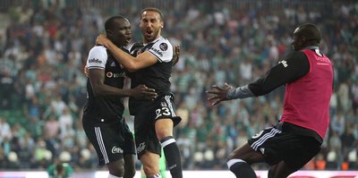 Golcü dediğin işi bileCENK