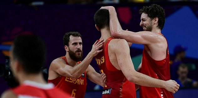 İspanya yarı finalde