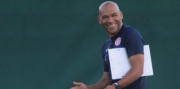 Morais, Komşu’da