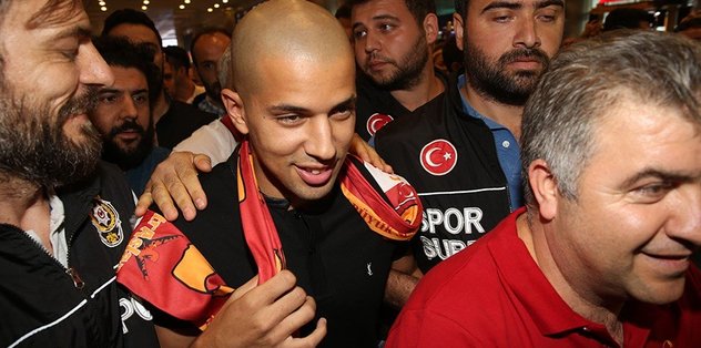 Galatasaray, Feghouli'yi KAP'a bildirdi!