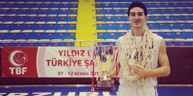Petkimspor Mert'i renklerine bağladı