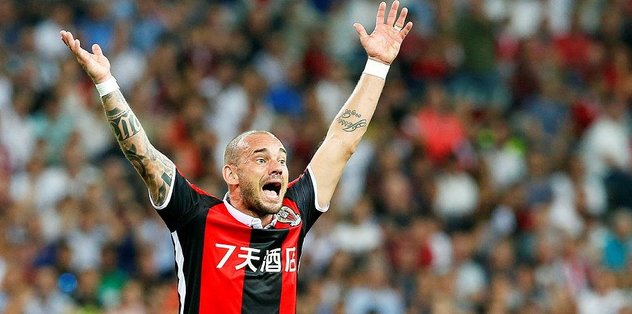Sneijder ıslıklandı