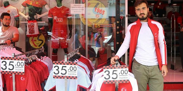 Milli maç öncesi forma satışları tavan yaptı