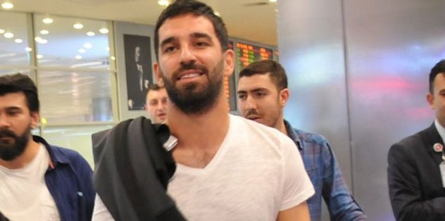 Arda Turan Umre'ye gitti
