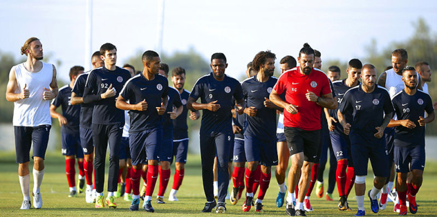 Antalyaspor, G.Saray maçı hazırlıklarını sürdürdü