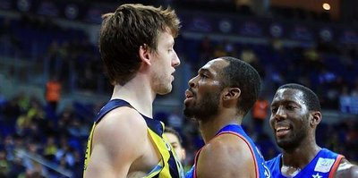 Vesely ve Brown birbirine girdi