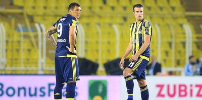 Persie’den destek