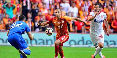 Aslan, Antalya karşısında zorlanıyor