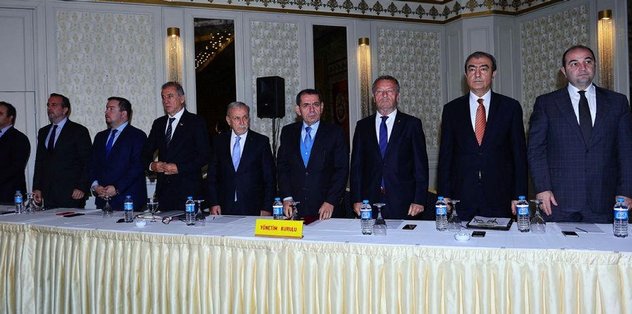 Divan toplanıyor