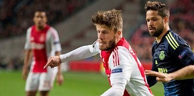 Schöne, Ajax’ta kalıyor