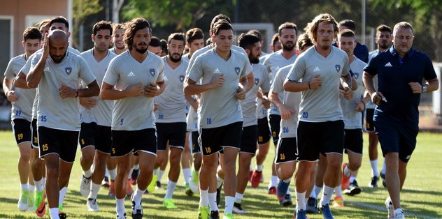 Bucaspor'da forma aslanın ağzında