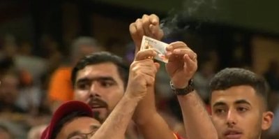 Taraftar kombinesini yaktı