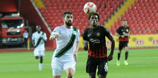 Denizlispor gol ve puanla tanıştı