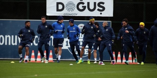 Fenerbahçe'de derbi hazırlıkları başladı
