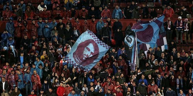 Taraftarlar iç içe seyretti