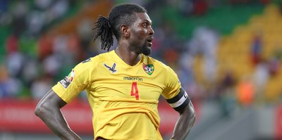 Adebayor sürprizi