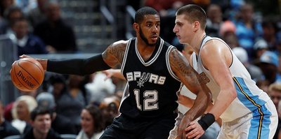 Spurs rahat kazandı