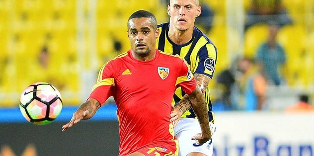 Transferi rafa kalktı