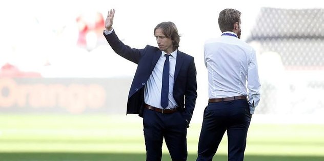 Modric yeni sözleşme imzaladı