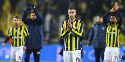 Van Persie ve Salih’e tebrik
