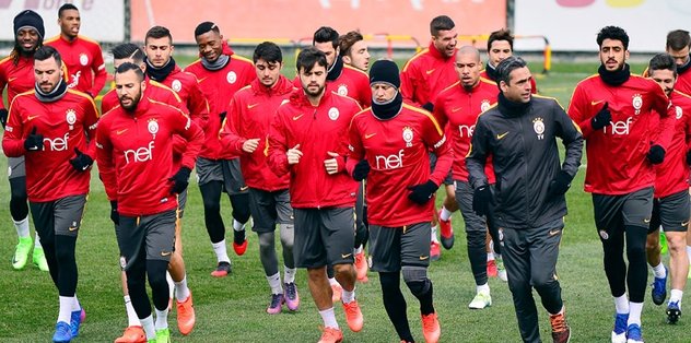 İki yıldız da kadroda yok