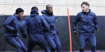 Osmanlıspor'un Antalya kampı başladı