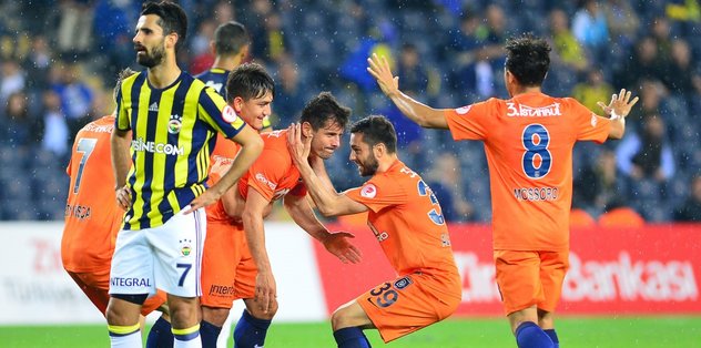 '37 yaşındaki Emre’den utanın!'