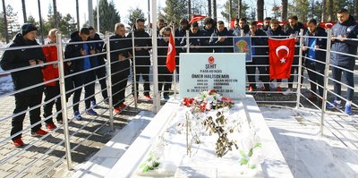 Kabri başında dua okundu