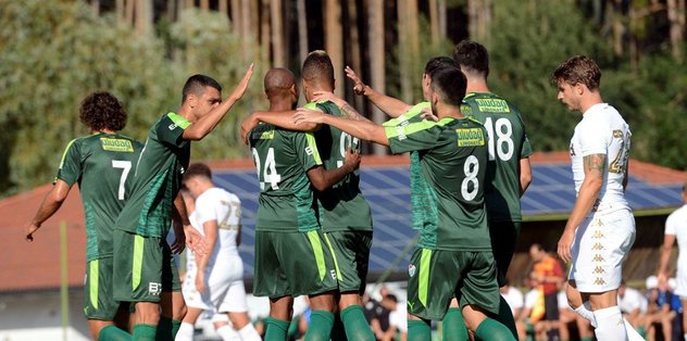 Bursaspor Leeds United'ı üçledi!