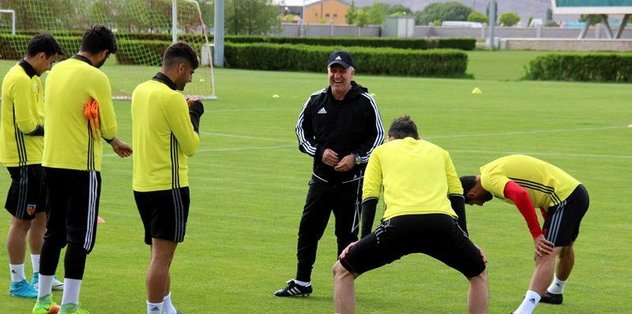 Mesut Bakkal Kayserispor ile çıktığı 5 maçta yenilmedi