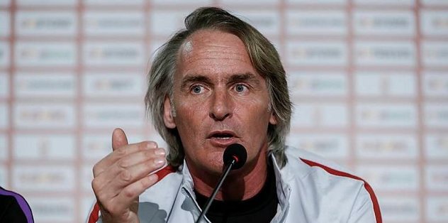 Riekerink: Papağan gibi aynı soruları sormayın