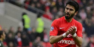 İki isim tamam, biri sırada