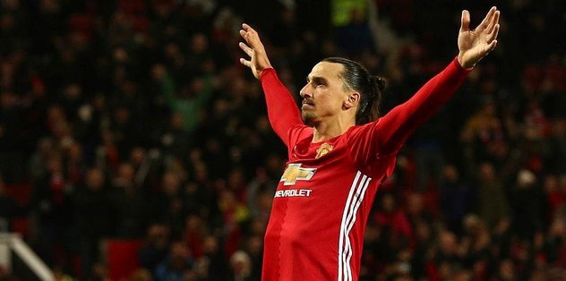 Manchester United Bilic'i üzdü