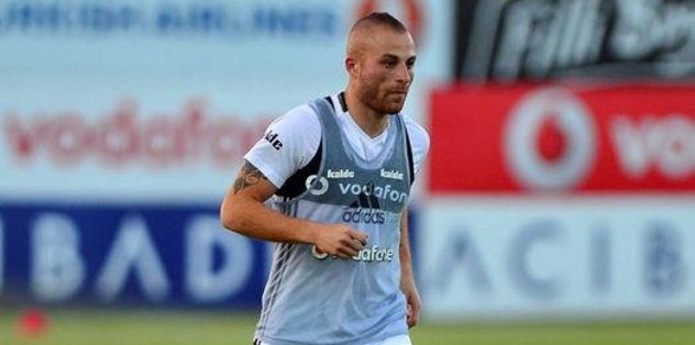 Gökhan Töre'ye başarılı operasyon